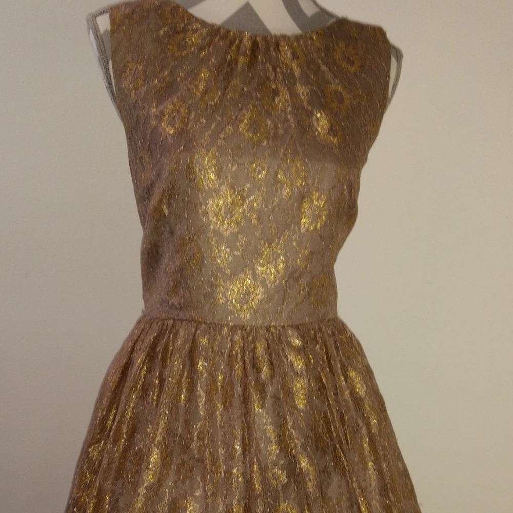Gold Lace Sleeveless Dress 16